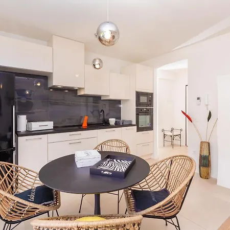 Life * דוברובניק