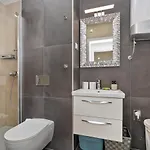 Life Apartment *